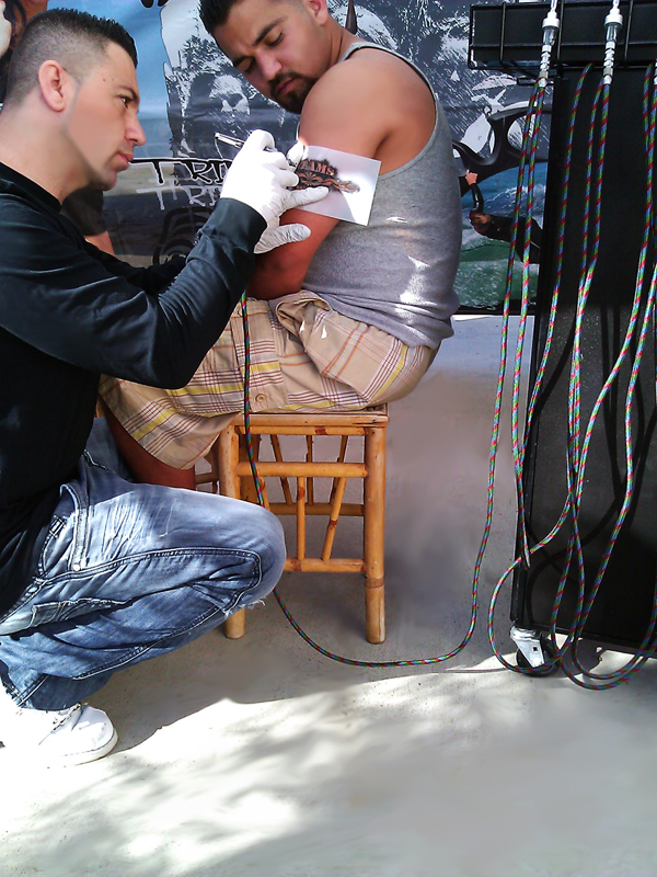 airbrushpic100.jpg